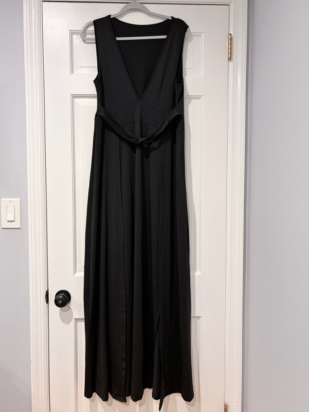 Women’s 2XL Black Sleeveless Maxi Dress Deep V Neck Tie Waist Flowy Dress